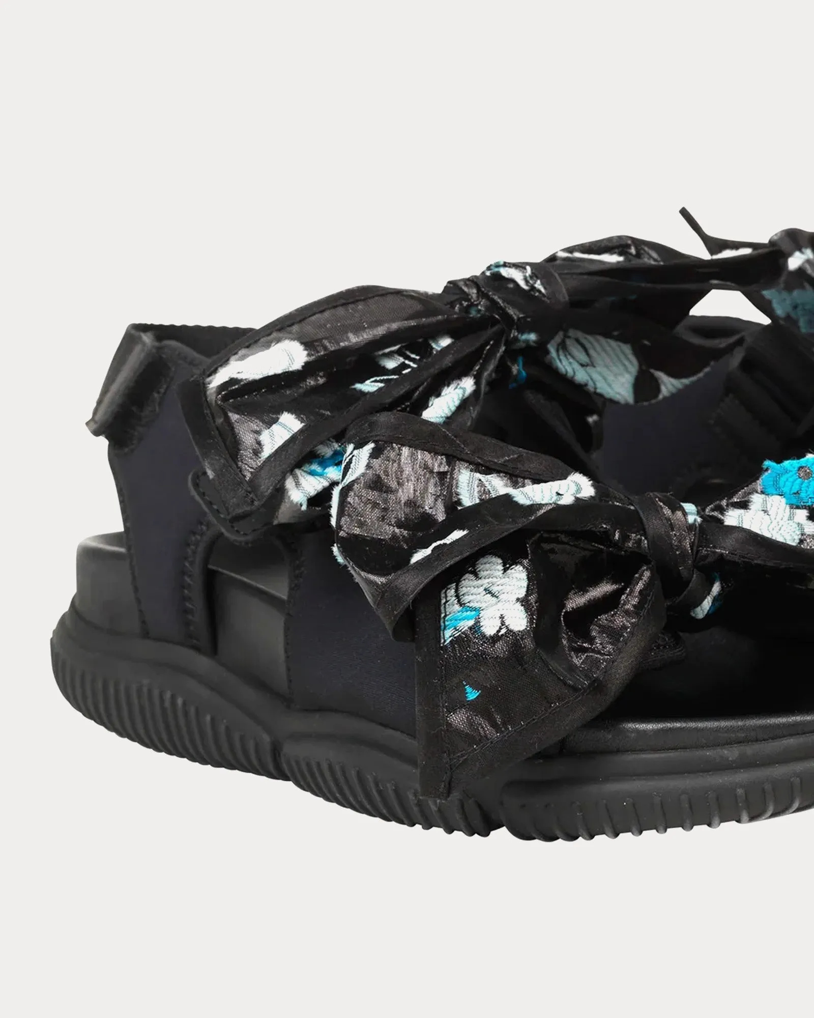 Valeria Yarrow Fil-Coupe Black / Aqua Sandals