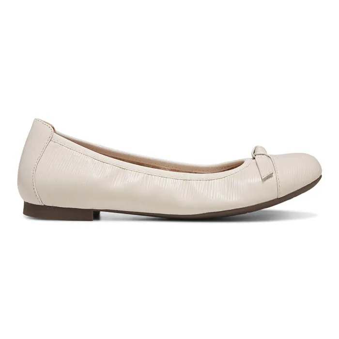 Womens Vionic Amorie in Cream