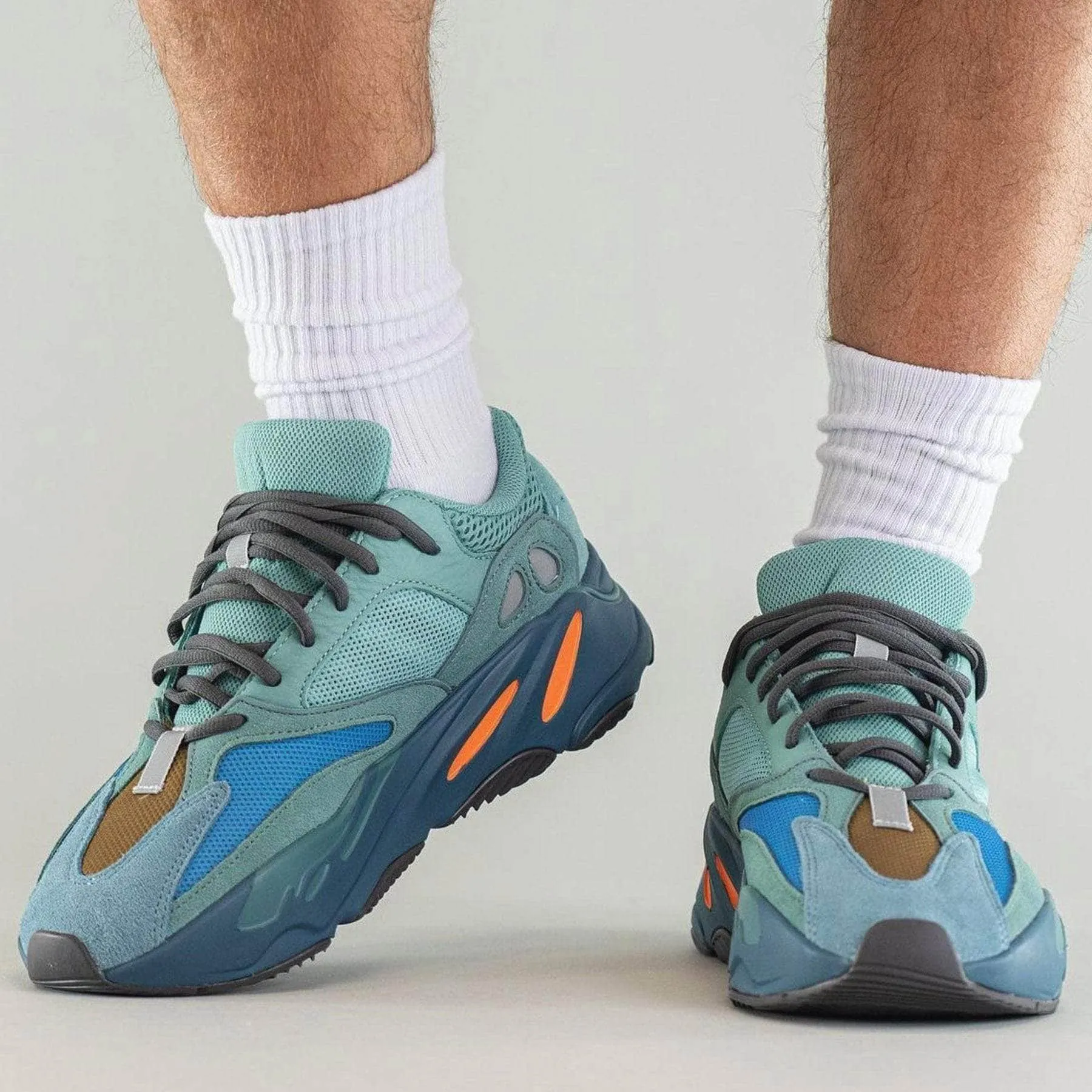 YEEZY BOOST 700 FADED AZURE